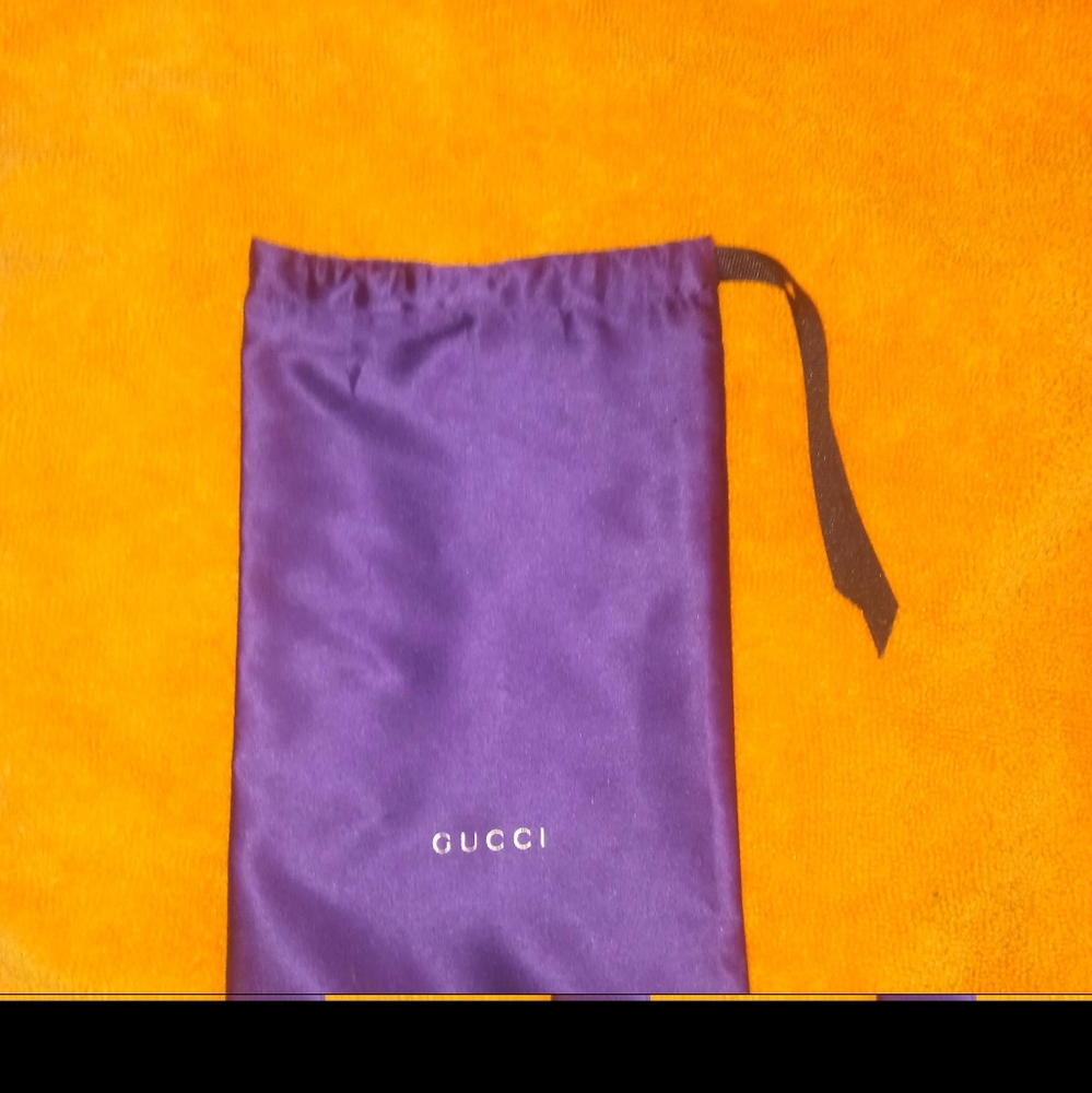 GUCCI Purple Silk Bag with drawstring.